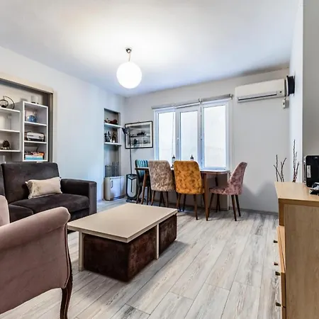 Lejlighed Cozy Flat 3 Min To Cevahir Shopping Mall In Sisli Istanbul